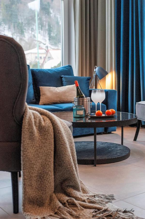Grey Apartamenty Przy Skoczni & Ski Bus 슈차이르크 외부 사진